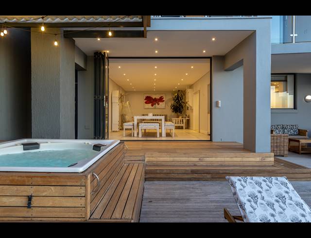 7 BEDROOM HOUSE TO LET IN CAMPS BAY